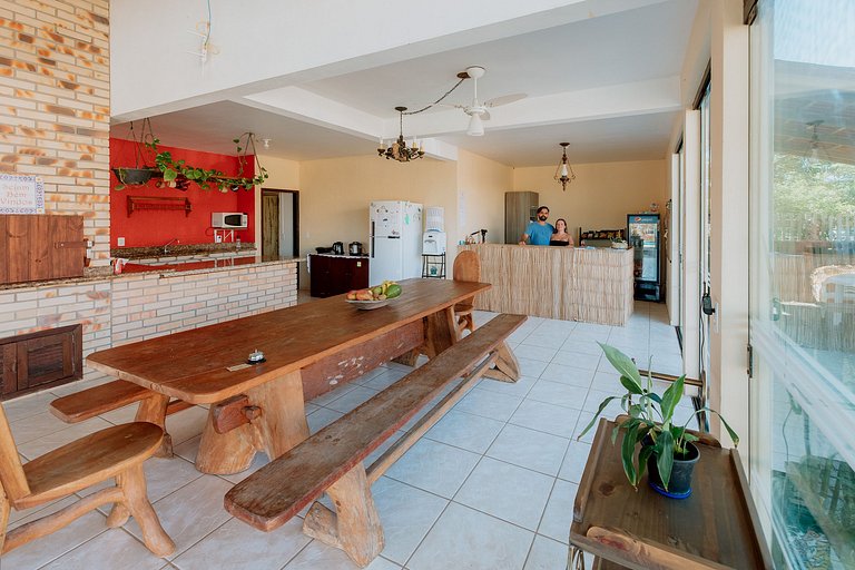 Amplia suite, con desayuno en Pousada con piscina, a 200m de