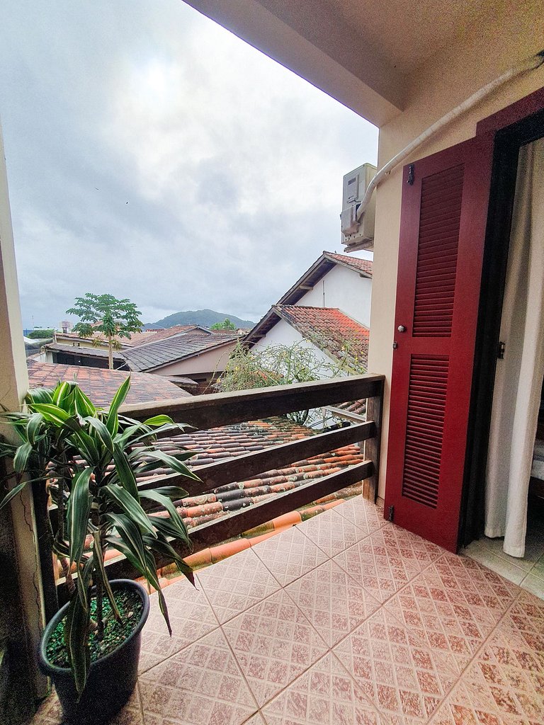 Amplia suite, con desayuno en Pousada con piscina, a 200m de