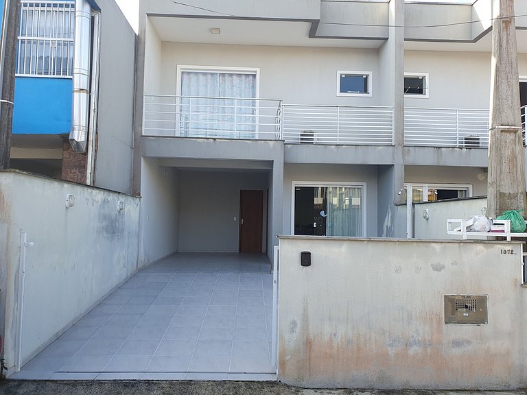 Casa Nova Enseada · Praia da Enseada